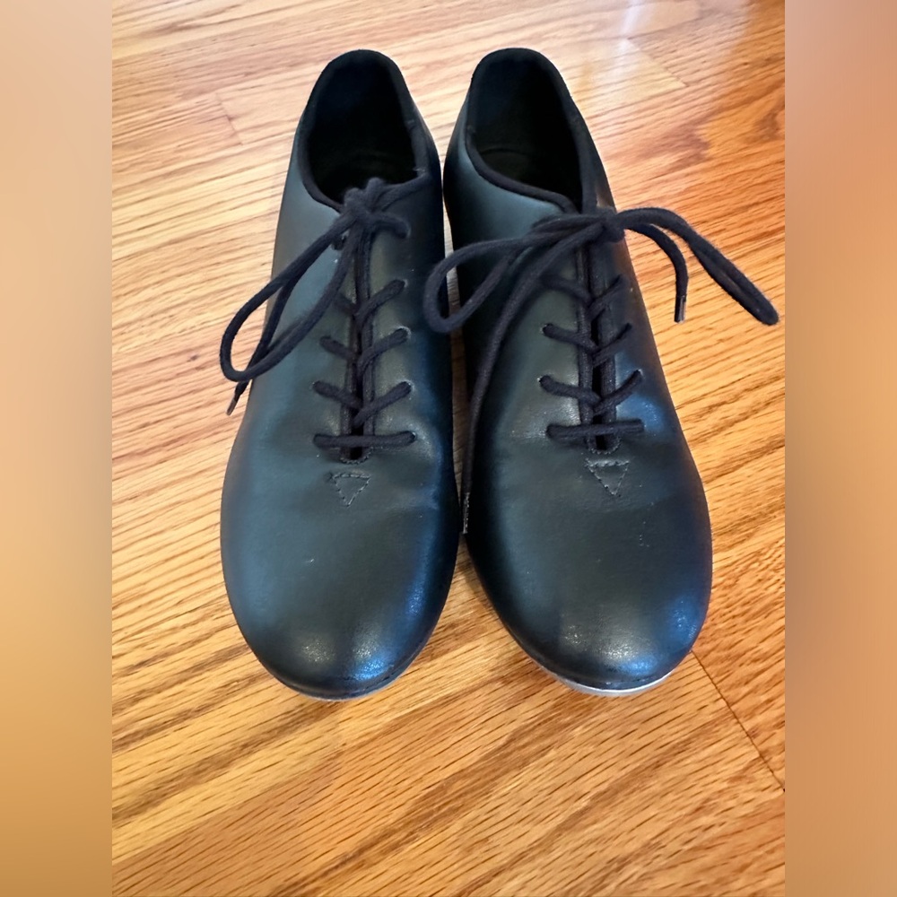 So Danca youth lace up tap shoes size 4